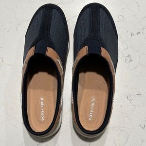 New Easy Spirit clogs. Navy and tan